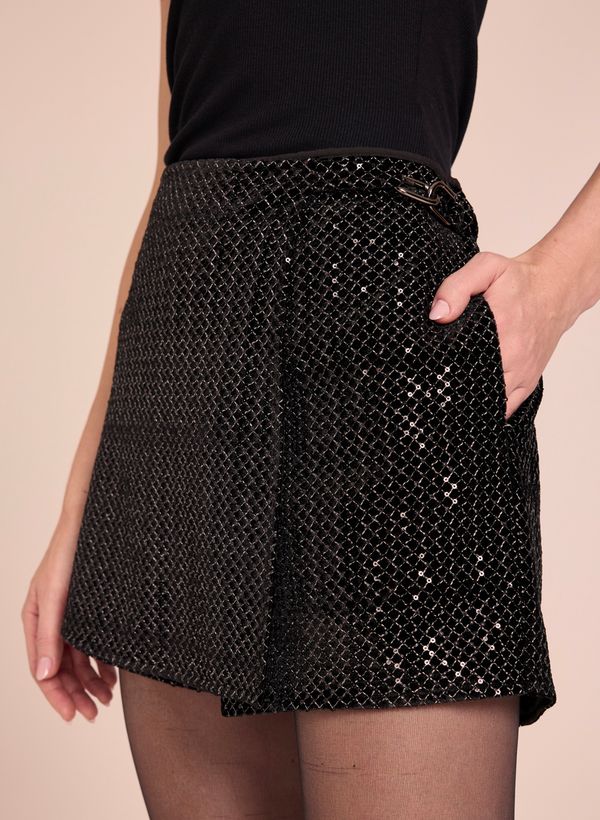 06110940_09_2-SHORTS-SAIA-SAMANTA