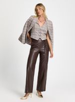 27040095_92_3-COLETE-CAROL