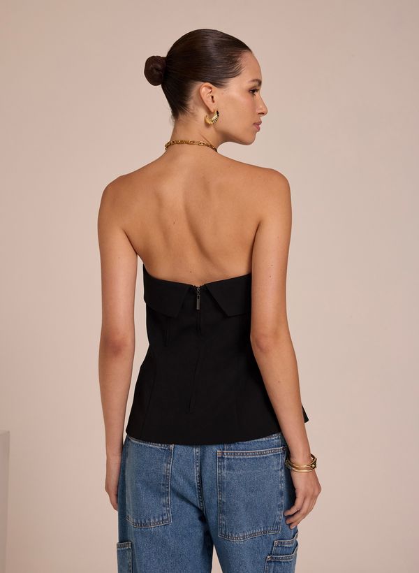 08111375_09_4-TOP-EMILY