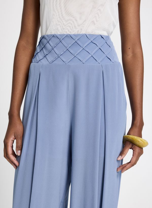 18031117_43_2-CALCA-BILLIE