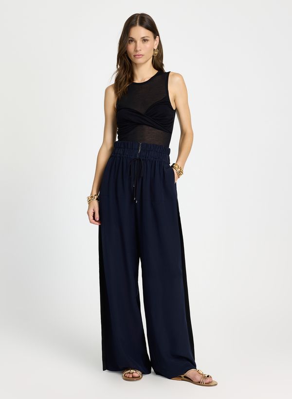 12113447_09_3-REGATA-UNA